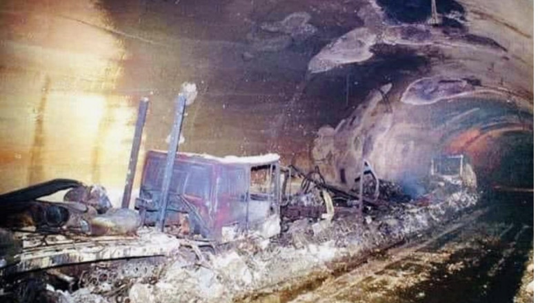 Photo of video | Tragedie pe cel mai înalt drum de pe planetă: 19 oameni au murit după explozia unui camion plin cu benzină